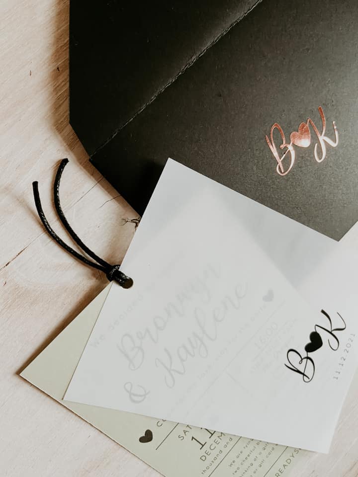 Translucent Minimalistic Invitation Set - Style Kayleen